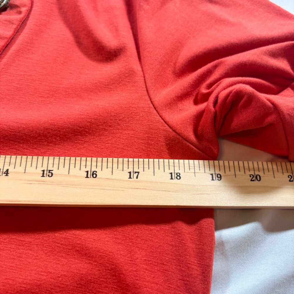 L8tr Bubble Hem Top Womens XL Red Split Neck Crest Button Short Sleeve Knit - Picture 5 of 8